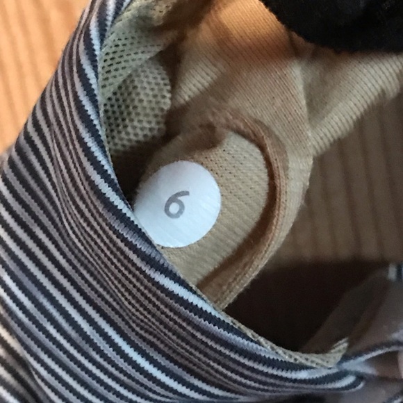 SOLD! 2 adjust me Lululemon spirts bras - Picture 2 of 3